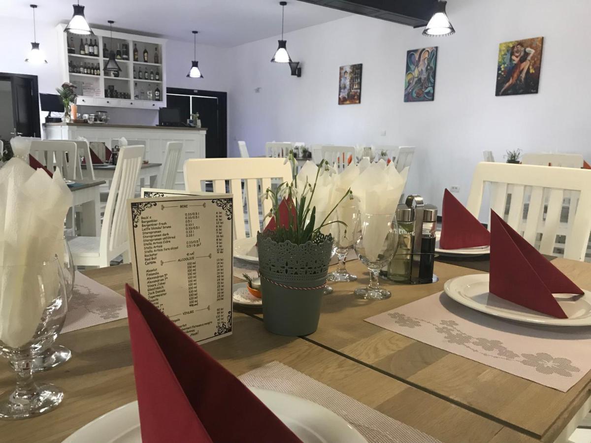 Pensiunea Edelweiss فوينياسا المظهر الخارجي الصورة